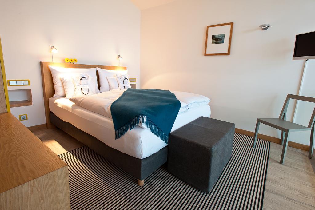 Maisonette with Balcony - Side Sea View,136480935:JPEG