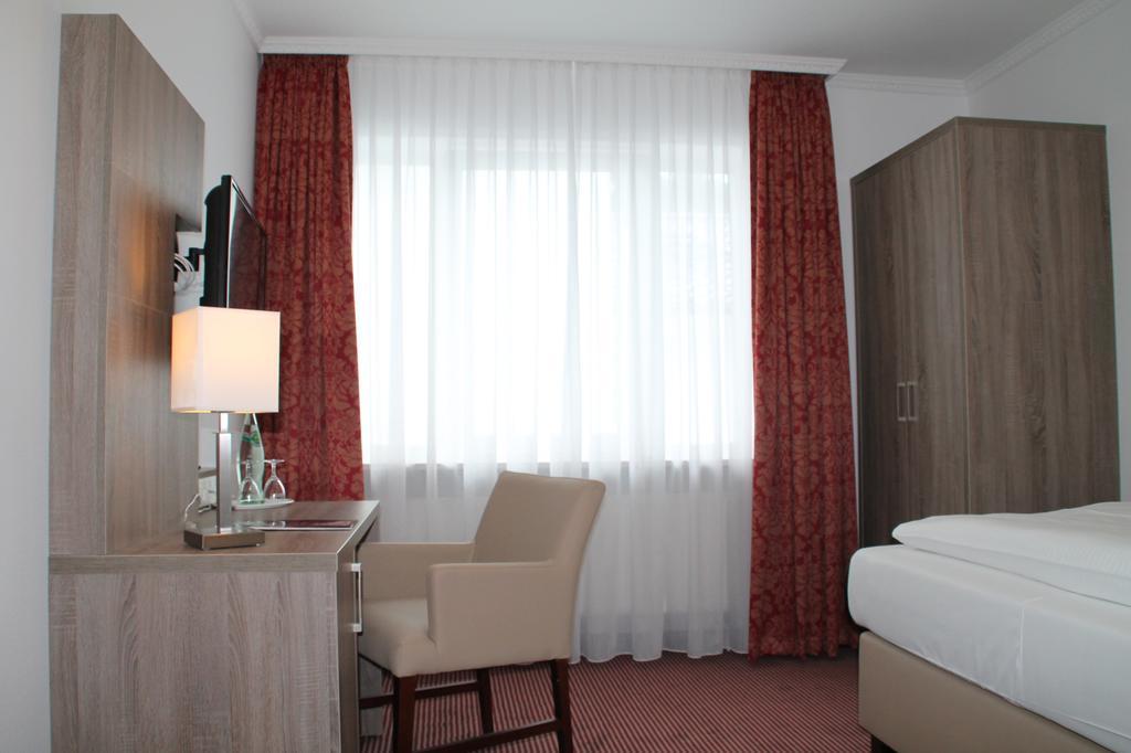 Single Room,266126653:JPEG